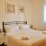 All'ombra Degli Ulivi 住宿加早餐酒店 奥斯图尼