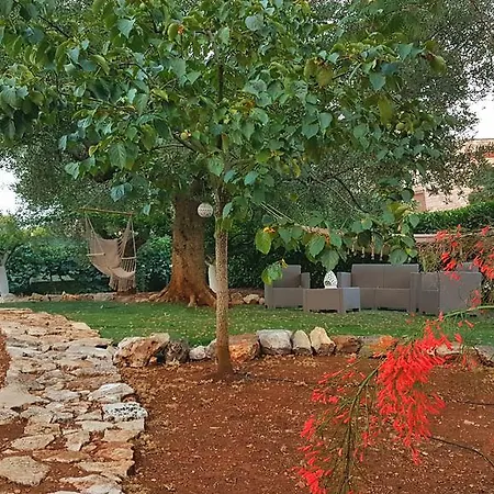 All'ombra Degli Ulivi Bed & Breakfast 3*