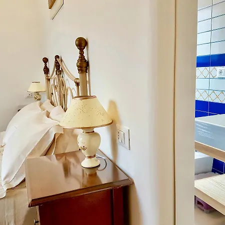 All'ombra Degli Ulivi Bed & Breakfast