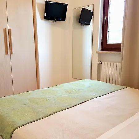 All'ombra Degli Ulivi Bed and breakfast