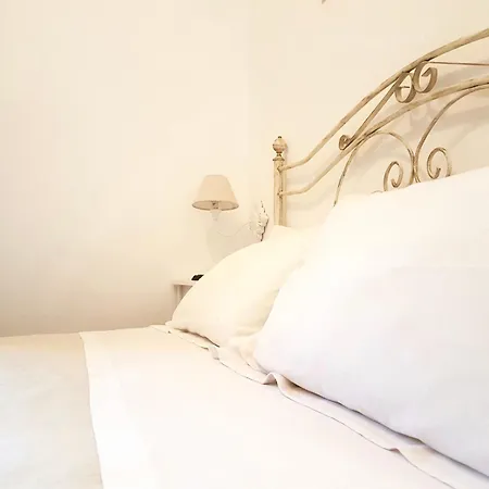 All'ombra Degli Ulivi Bed and breakfast