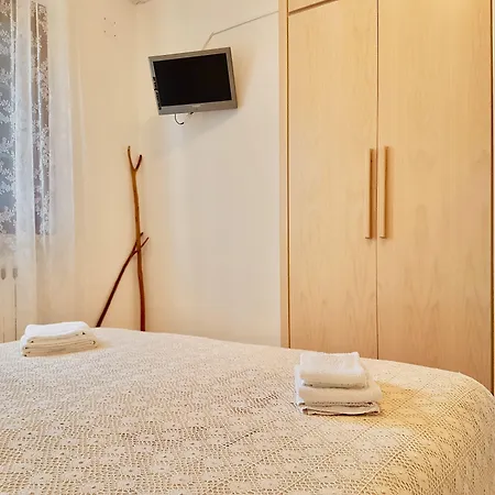 All'ombra Degli Ulivi Bed and breakfast