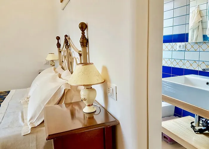 All'ombra Degli Ulivi Bed & Breakfast